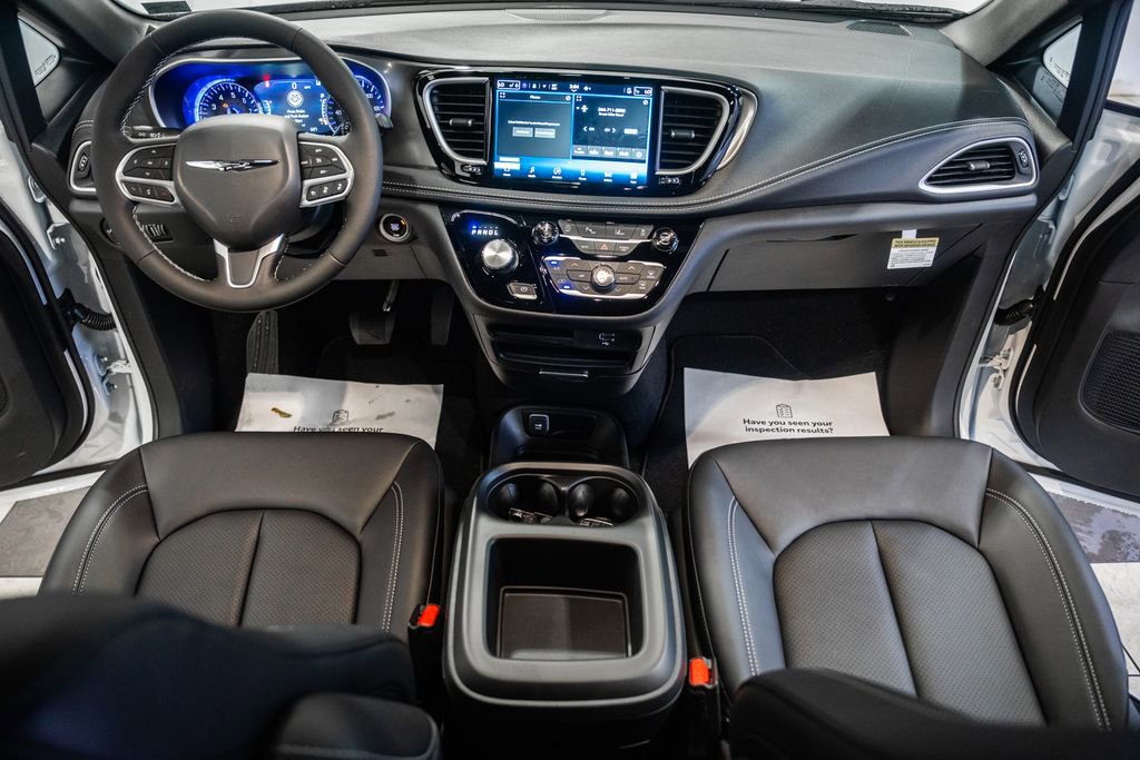New 2026 Chrysler Pacifica Select image 19