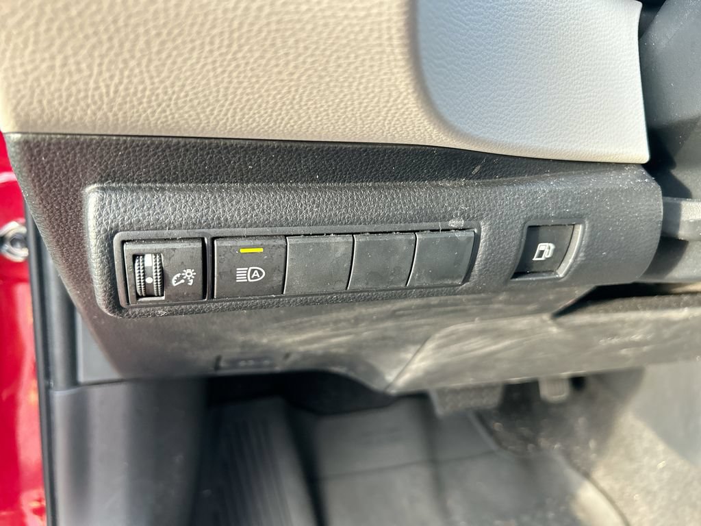 Used 2025 Toyota Corolla LE FWD image 13