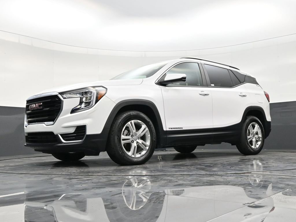 Used 2023 GMC Terrain SLE w/ Driver Convenience Package image 21