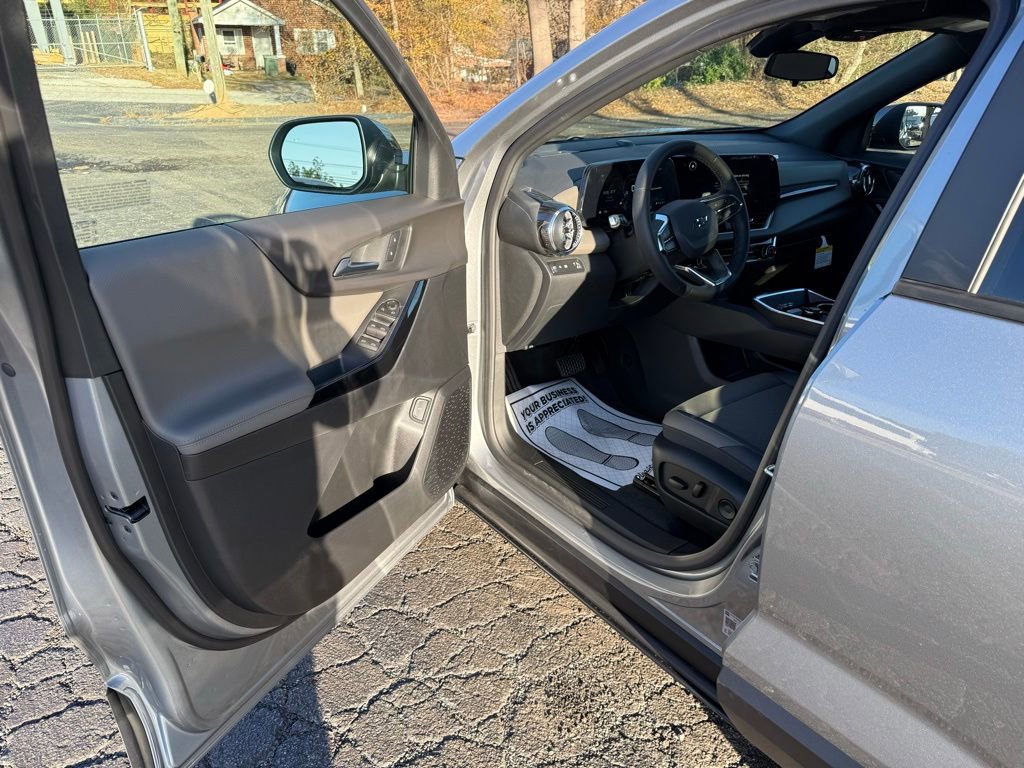 New 2026 Chevrolet Equinox LT w/ Convenience Package II image 8