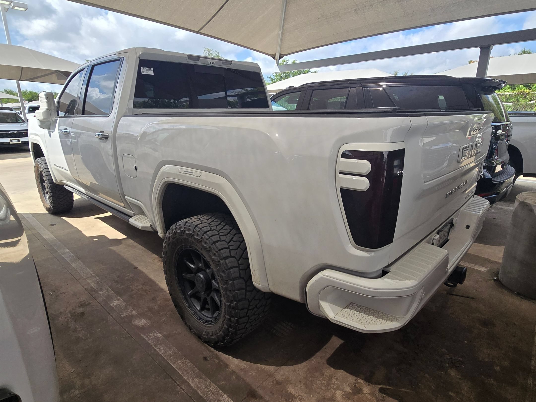Certified 2024 GMC Sierra 2500 Denali Ultimate AWD/4WD image 6