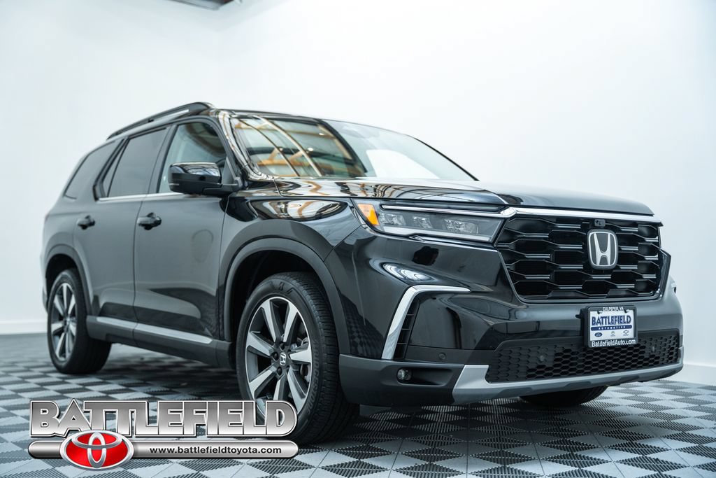 Used 2025 Honda Pilot Elite