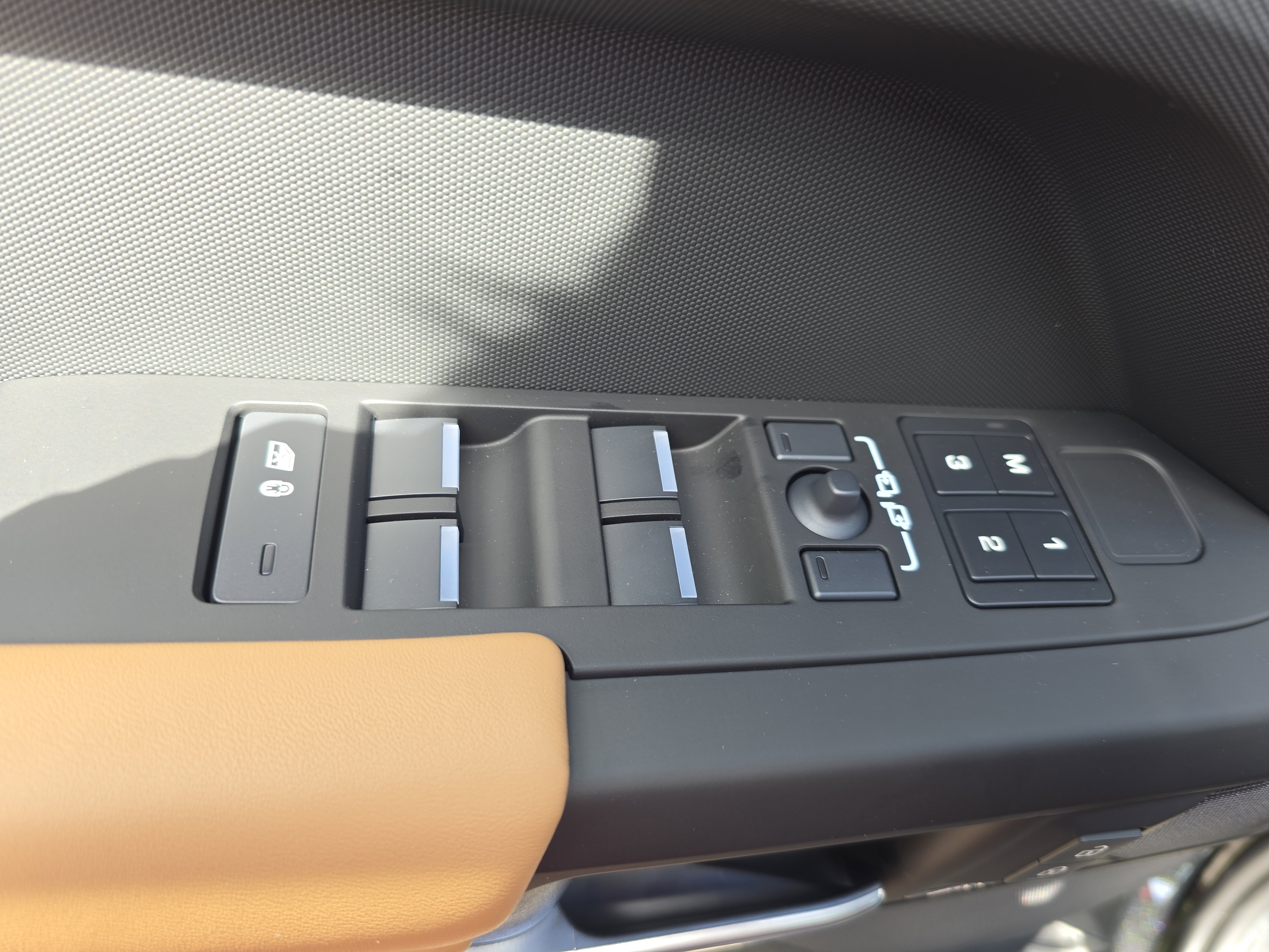 New 2026 Land Rover Defender 110 S image 26