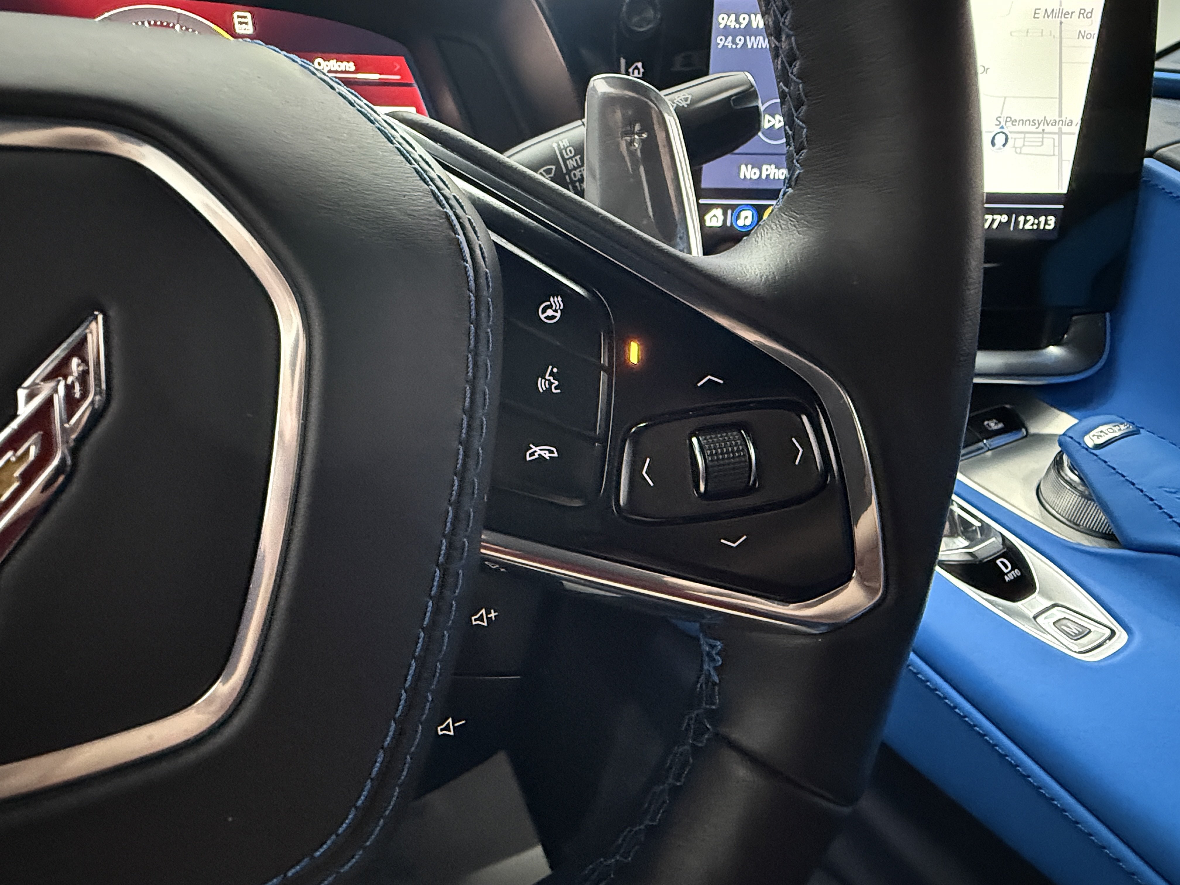 Used 2023 Chevrolet Corvette Stingray Premium Conv w/ 3LT RWD image 17