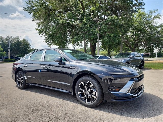 New 2025 Hyundai Sonata SEL image 1