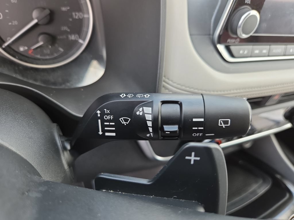 Used 2023 Nissan Rogue SV FWD image 21