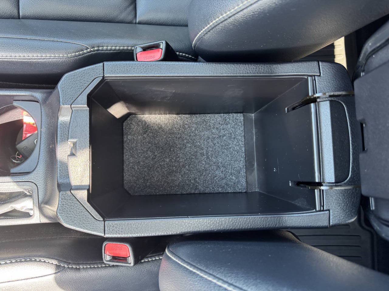 Used 2013 Toyota RAV4 Limited AWD/4WD image 25