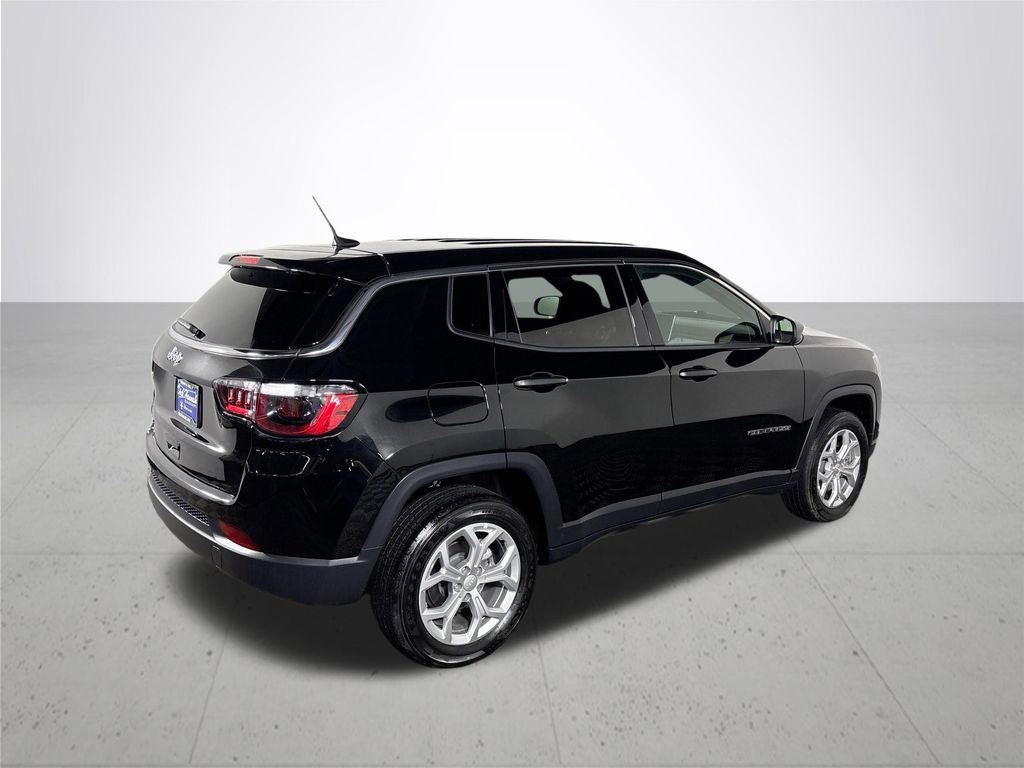 Used 2024 Jeep Compass Sport AWD/4WD image 6