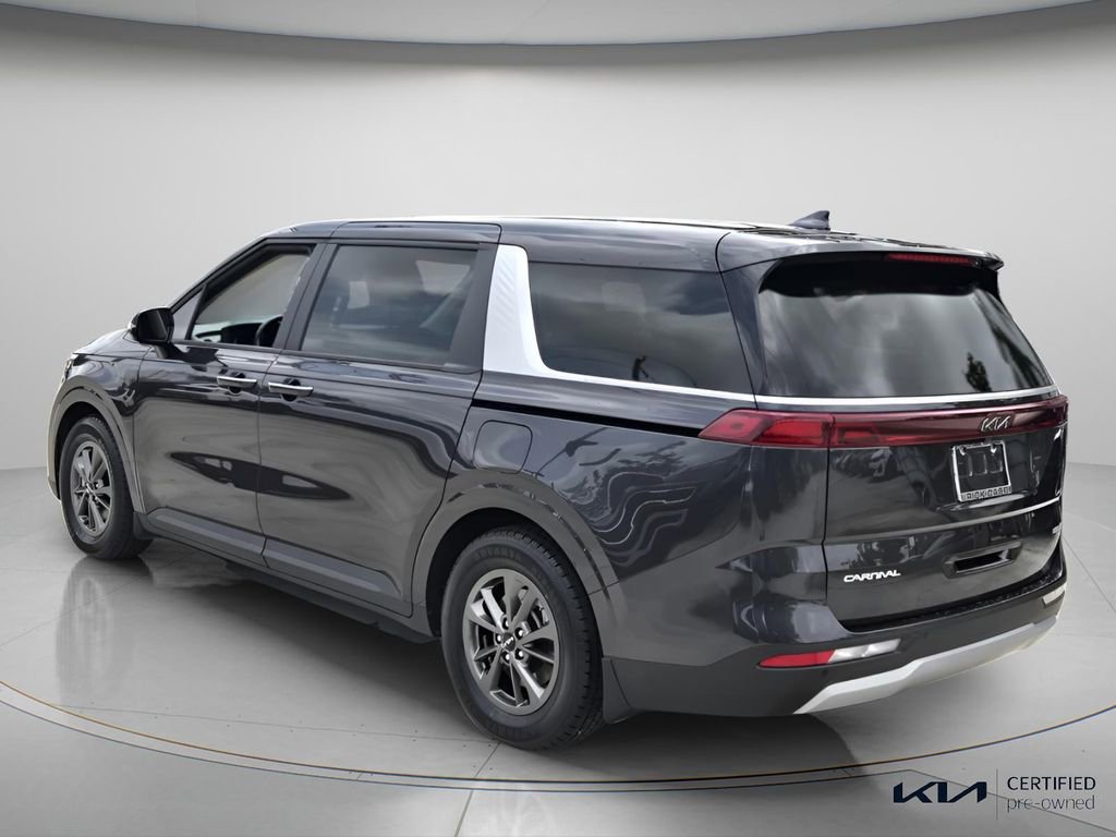 Used 2023 Kia Carnival LX FWD image 8