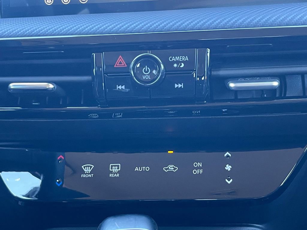 New 2026 Nissan Kicks SR image 4