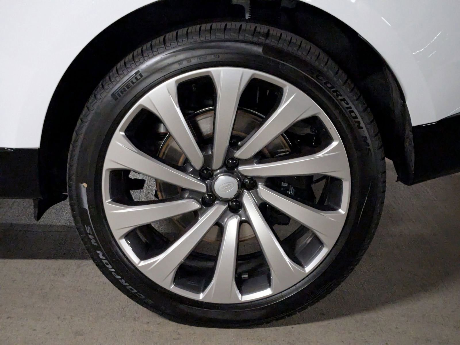 New 2025 Land Rover Range Rover SE image 10