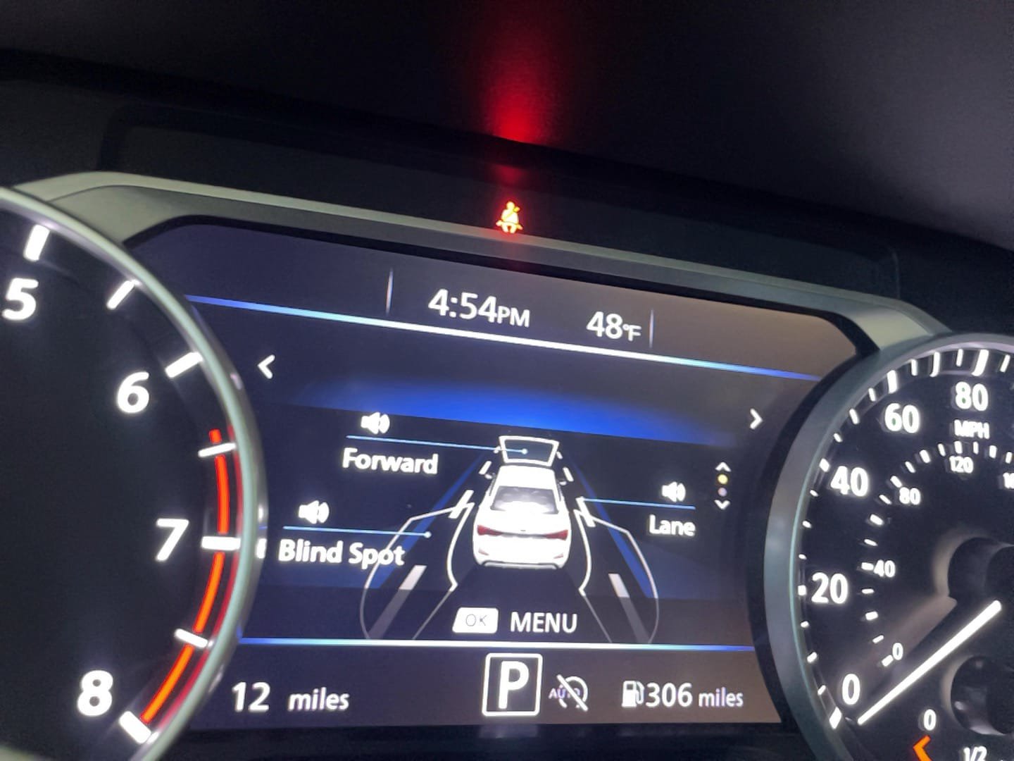 Used 2025 Nissan Sentra SR w/ SR Premium Package FWD image 10