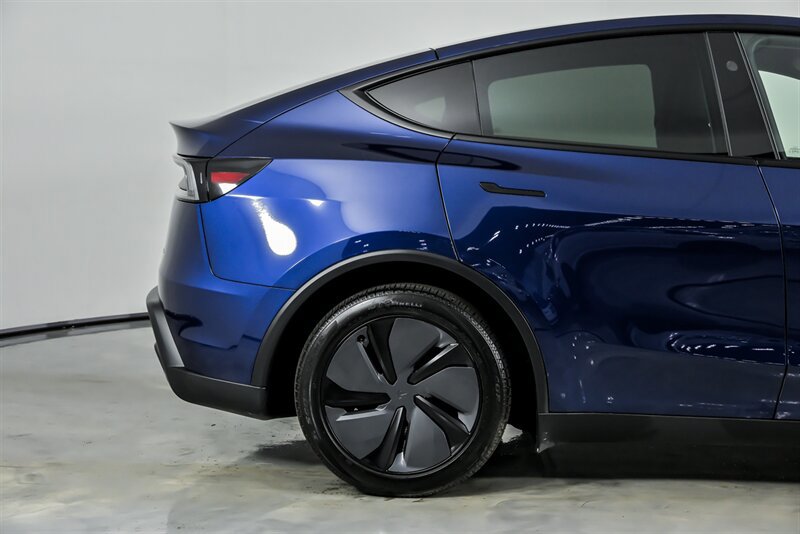Used 2026 Tesla Model Y Long Range AWD/4WD image 13