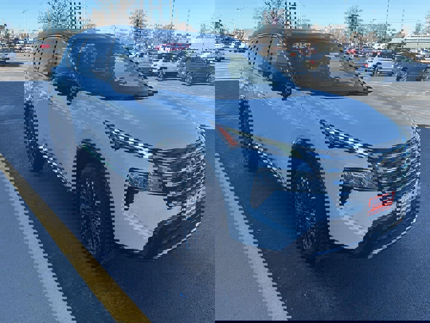 Used 2024 Nissan Rogue Platinum image 7