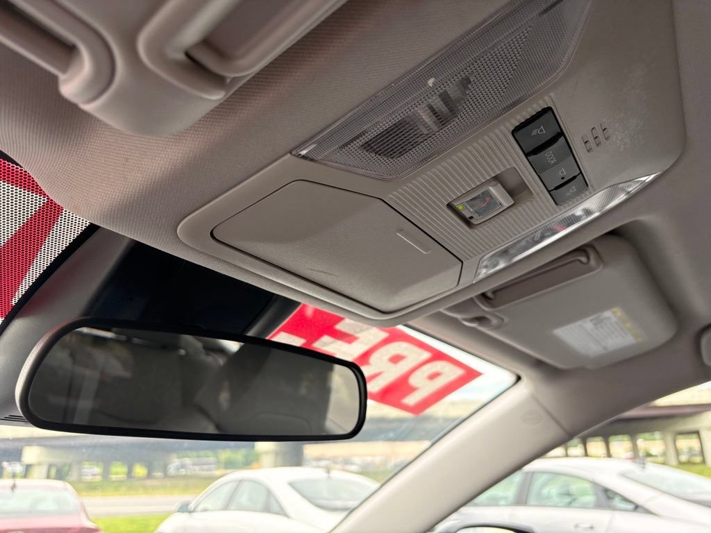 Used 2024 Toyota RAV4 XLE FWD image 21