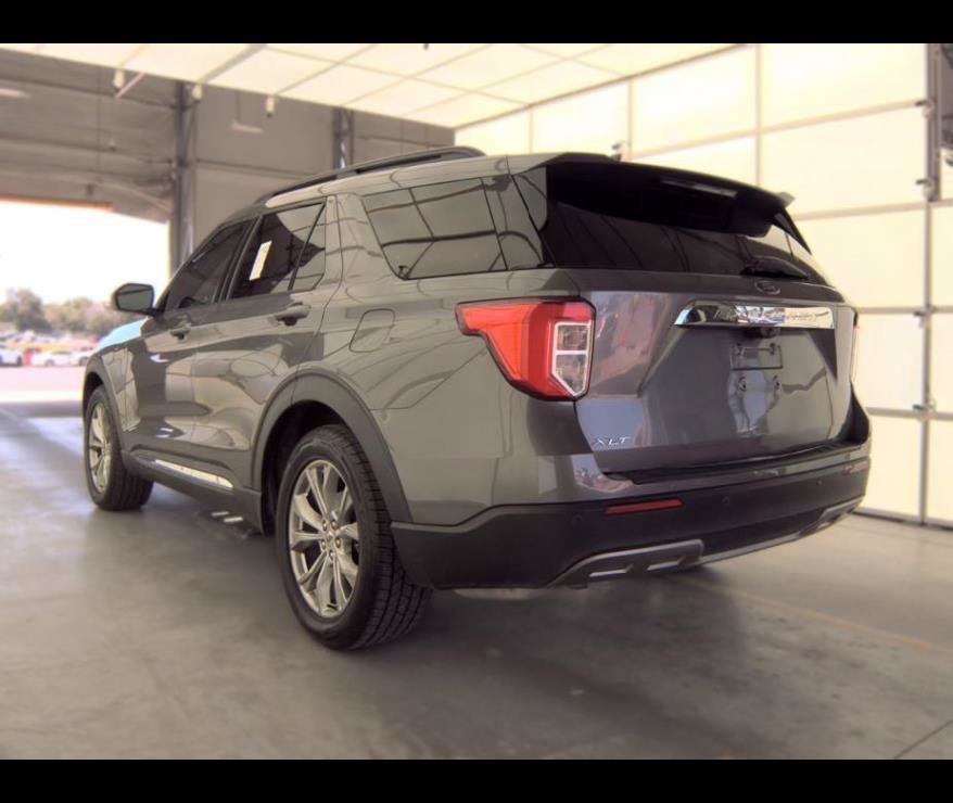 Used 2021 Ford Explorer XLT w/ Equipment Group 202A RWD image 11