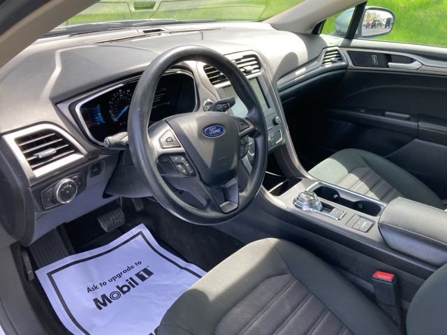 Used 2020 Ford Fusion SE FWD image 9