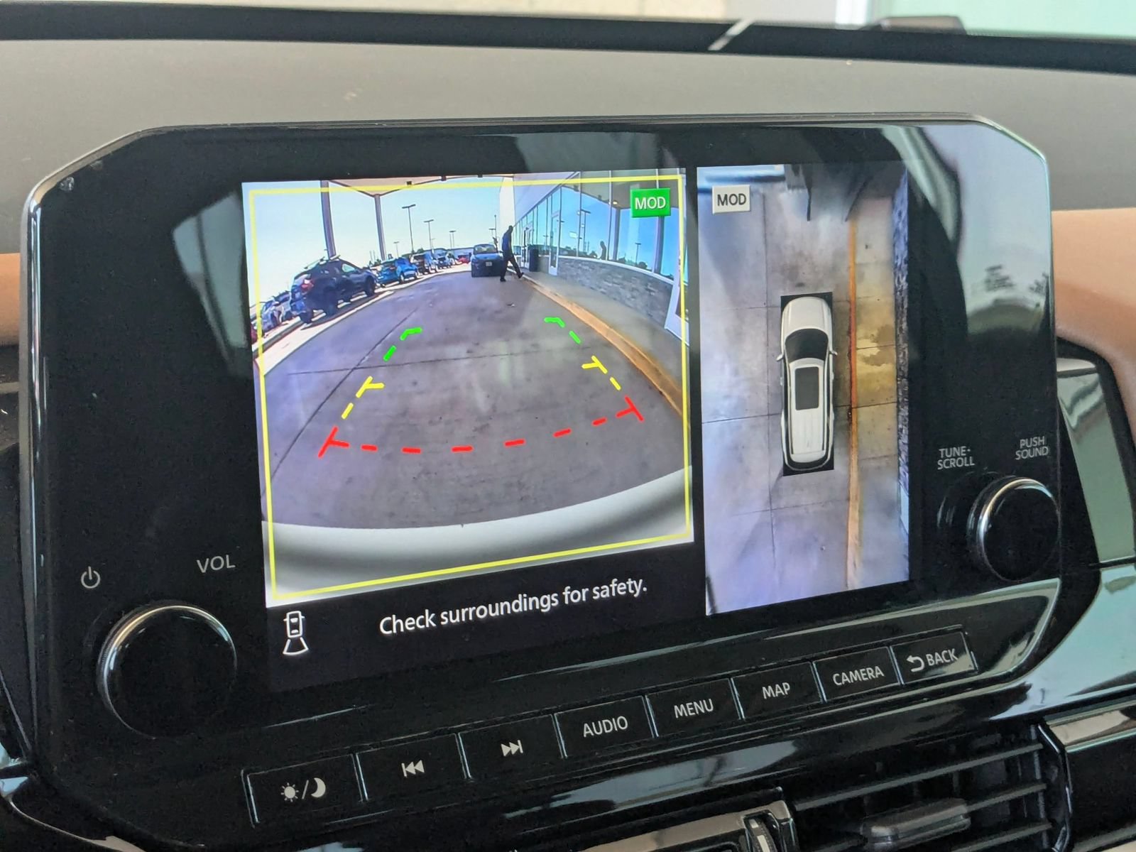 Used 2022 Nissan Pathfinder Platinum w/ Cargo Package FWD image 18