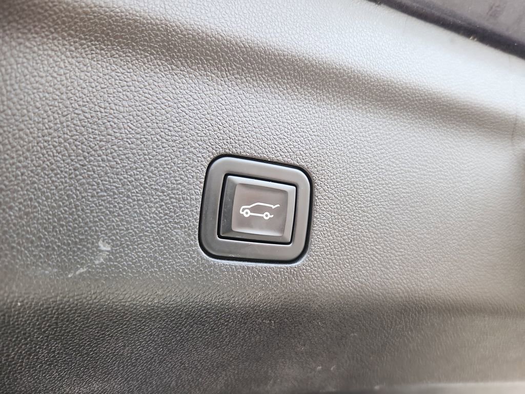 Used 2024 Chevrolet Suburban LT AWD/4WD image 12