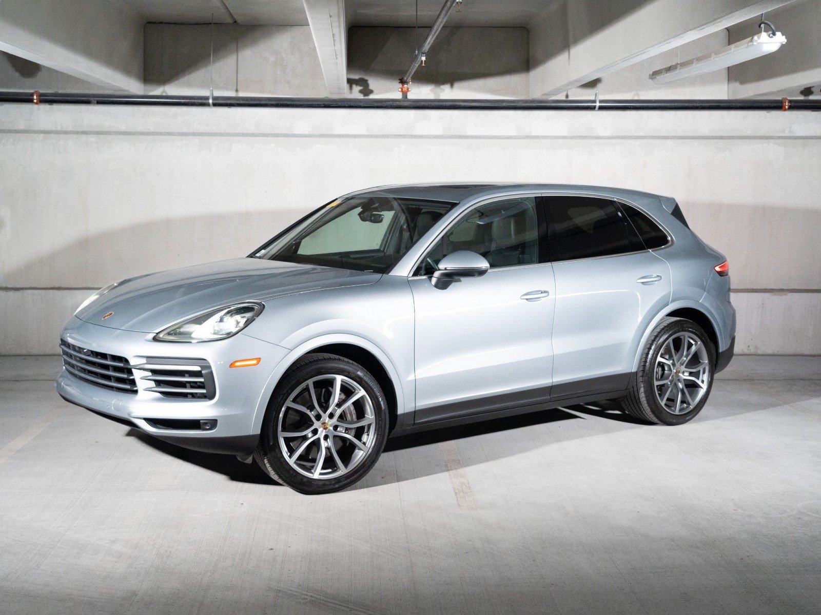 Certified 2023 Porsche Cayenne AWD/4WD image 1
