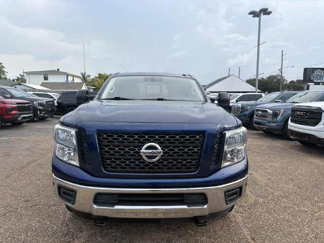 Used 2019 Nissan Titan SV w/ SV Convenience Package AWD/4WD image 2