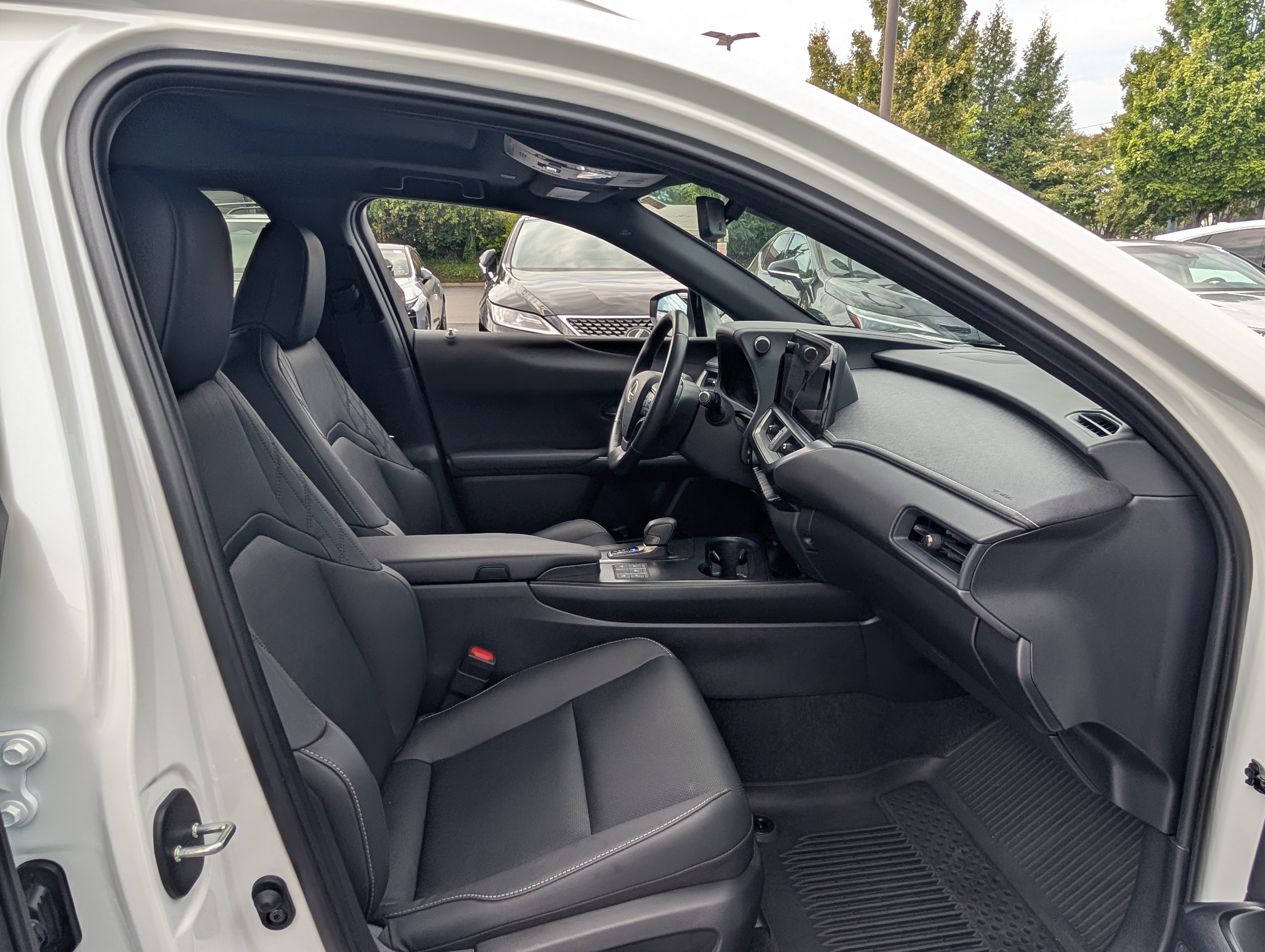 Used 2025 Lexus UX 300h AWD w/ Accessory Package (Z1) image 11