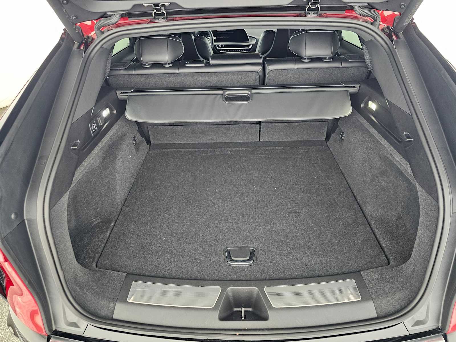 Used 2025 Cadillac Lyriq Luxury image 14