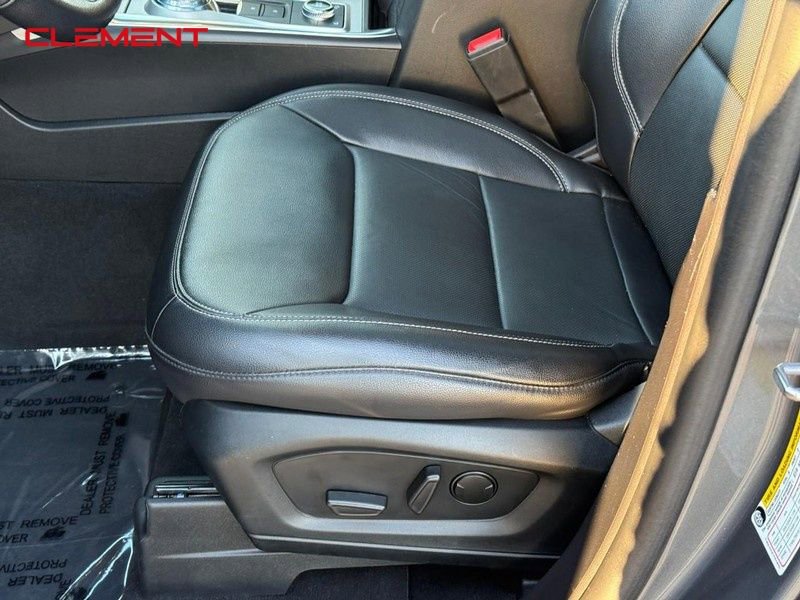 Used 2022 Ford Explorer Limited w/ Equipment Group 301A image 23