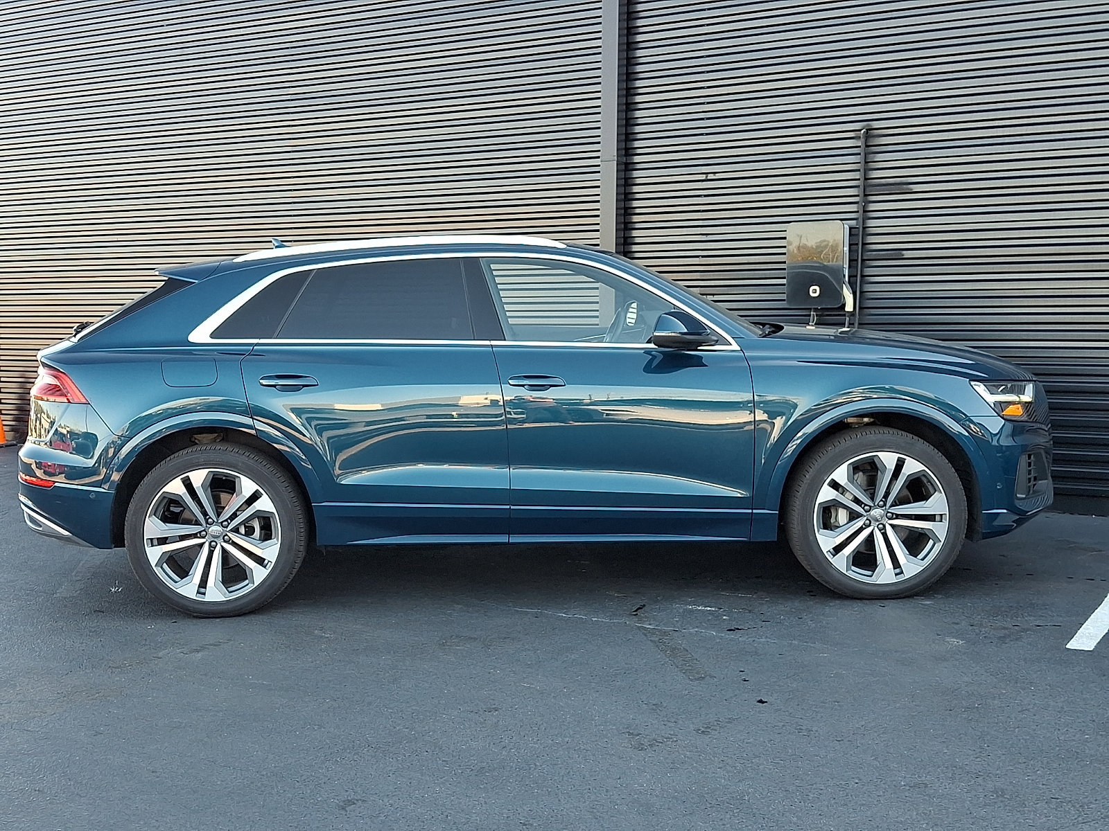 Used 2019 Audi Q8 Premium Plus w/ Premium Plus AWD/4WD image 8