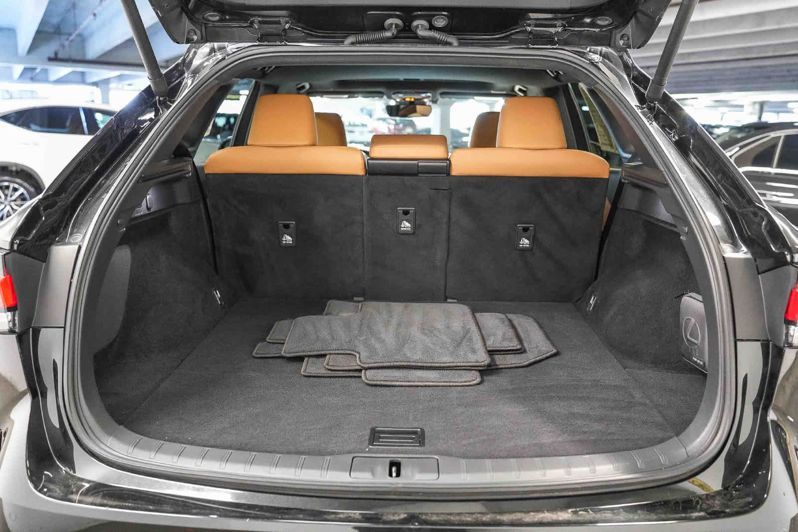 Used 2024 Lexus RX 350 Premium w/ Convenience Package FWD image 24
