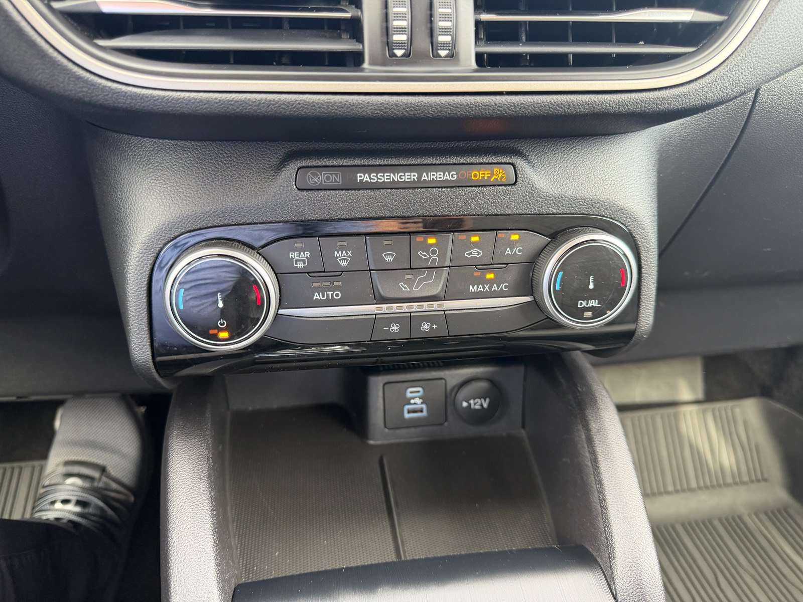 Used 2022 Ford Escape SE FWD image 23