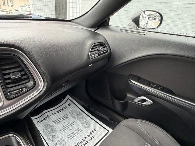 Used 2016 Dodge Challenger SXT image 22