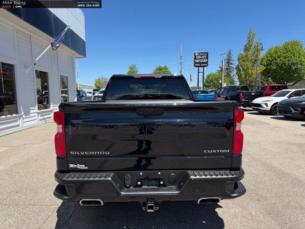 Used 2019 Chevrolet Silverado 1500 Custom w/ Custom Value Package AWD/4WD image 6