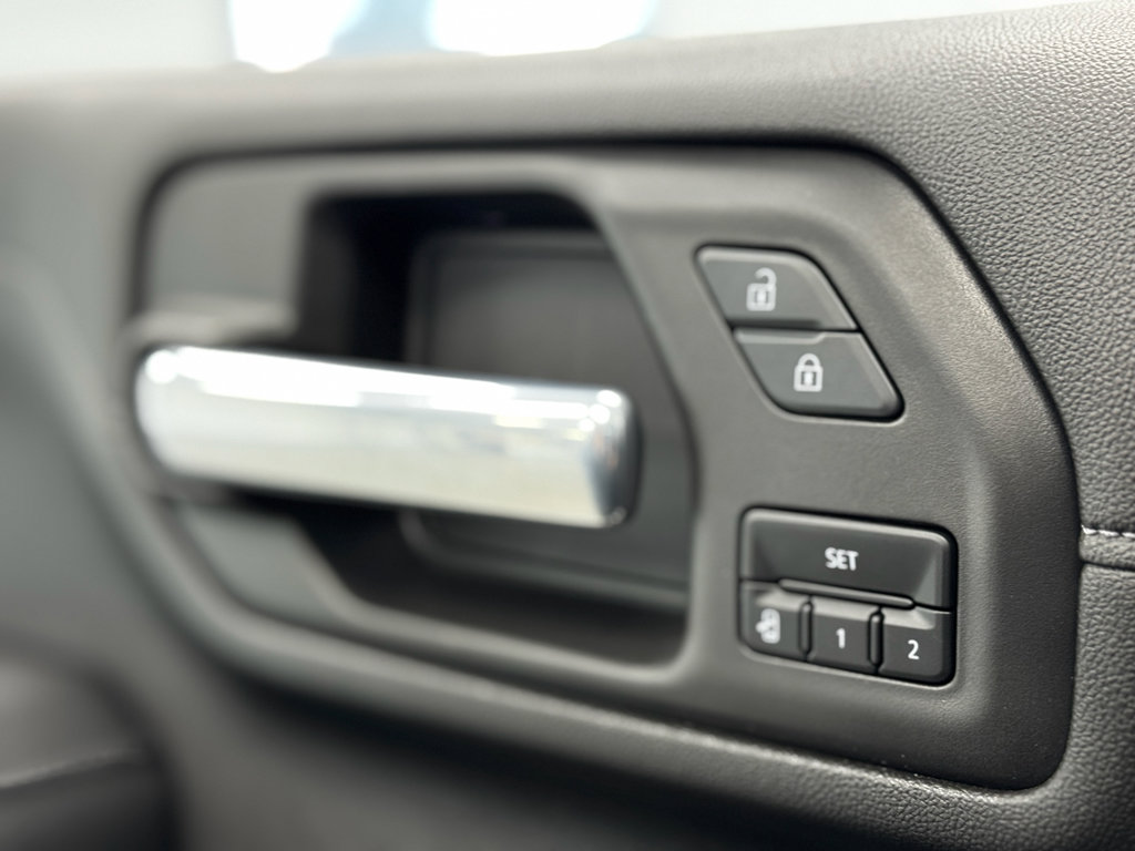 Used 2021 GMC Sierra 3500 Denali w/ Denali Ultimate Package image 20