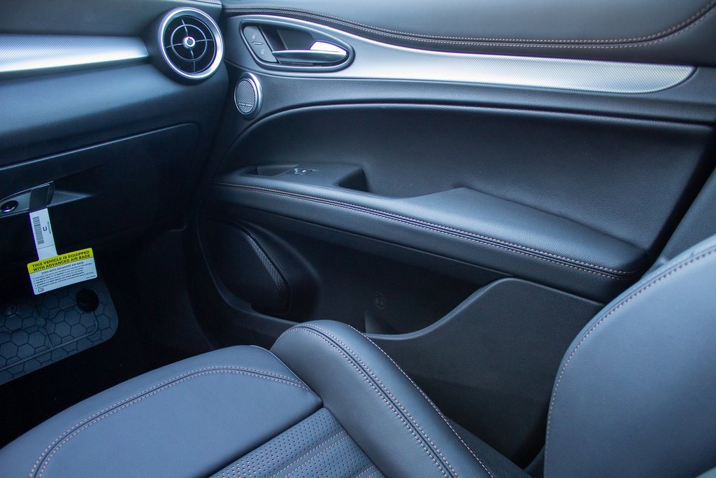 New 2025 Alfa Romeo Stelvio Sprint image 20
