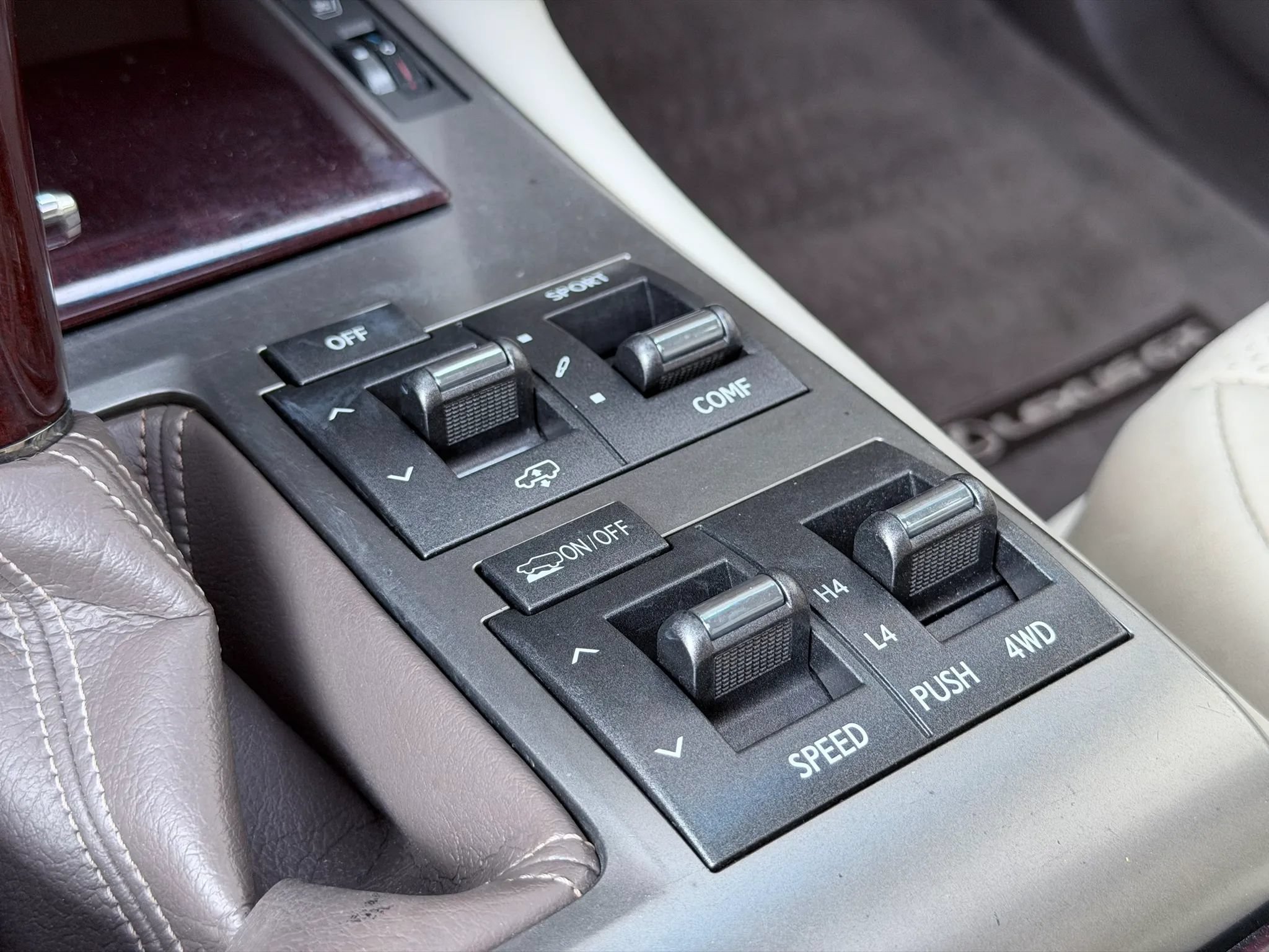Used 2017 Lexus GX 460 Luxury AWD/4WD image 47