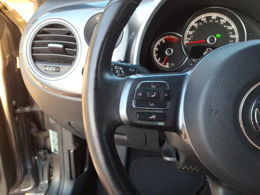 Used 2017 Volkswagen Beetle 1.8T S FWD image 16