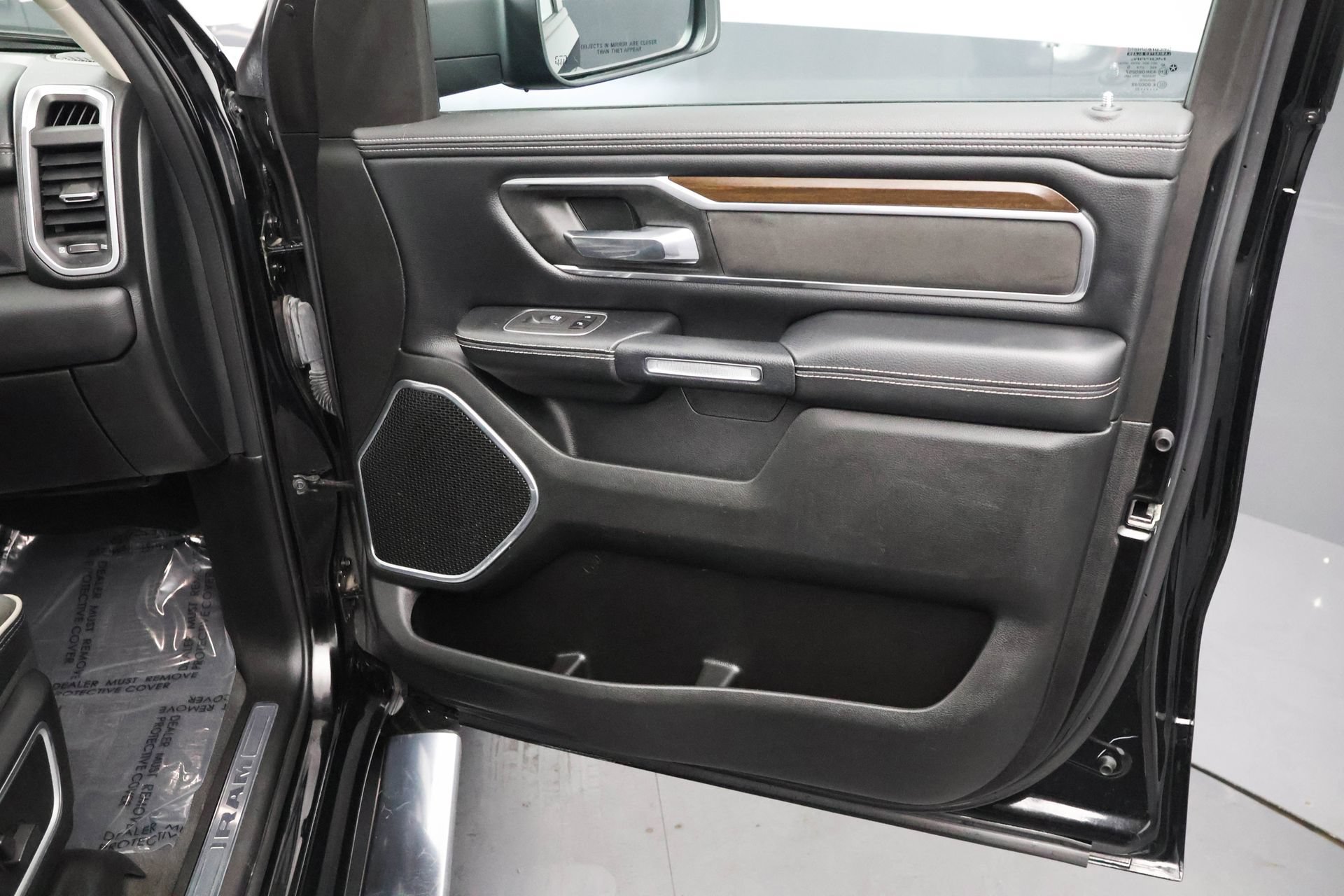 Used 2022 RAM 1500 Laramie AWD/4WD image 35