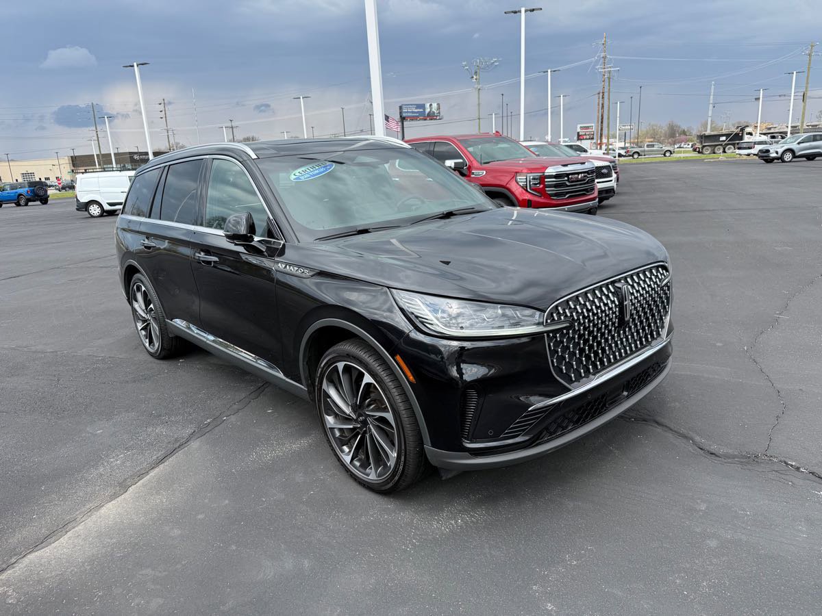 Used 2025 Lincoln Aviator Reserve w/ Equipment Group 201A image 4