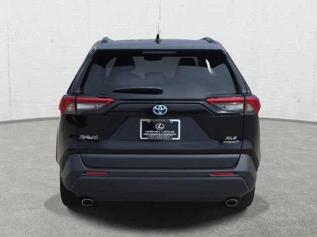 Used 2023 Toyota RAV4 XLE Premium AWD/4WD image 6