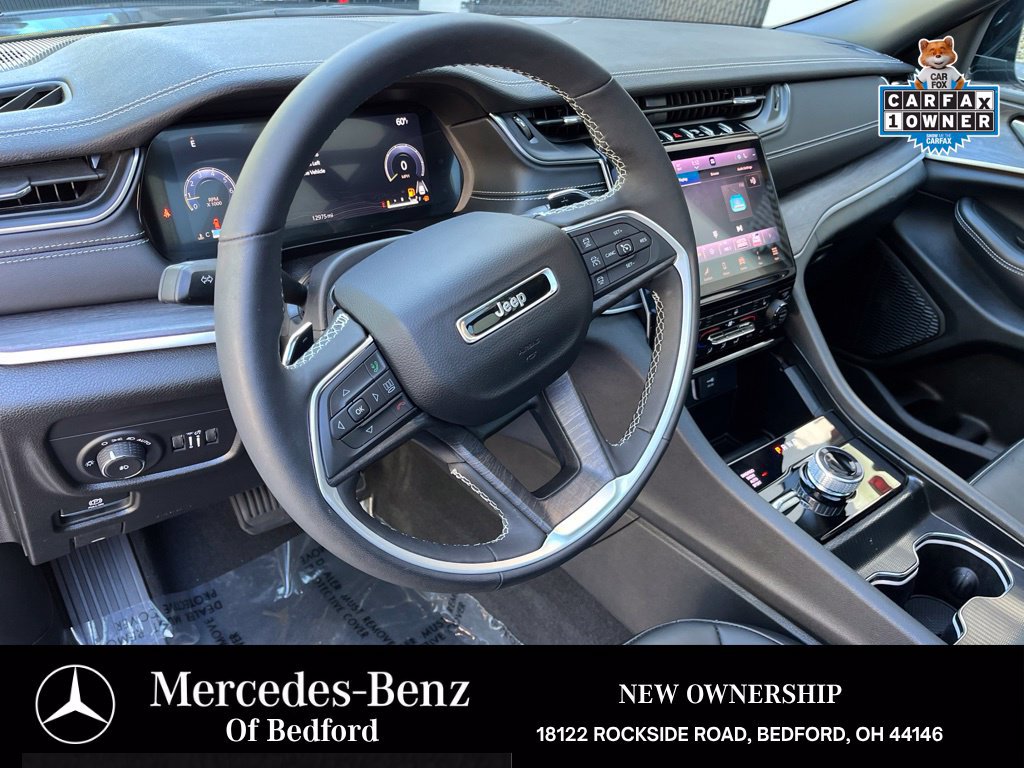 Used 2025 Jeep Grand Cherokee Limited w/ Black Appearance Package AWD/4WD image 14