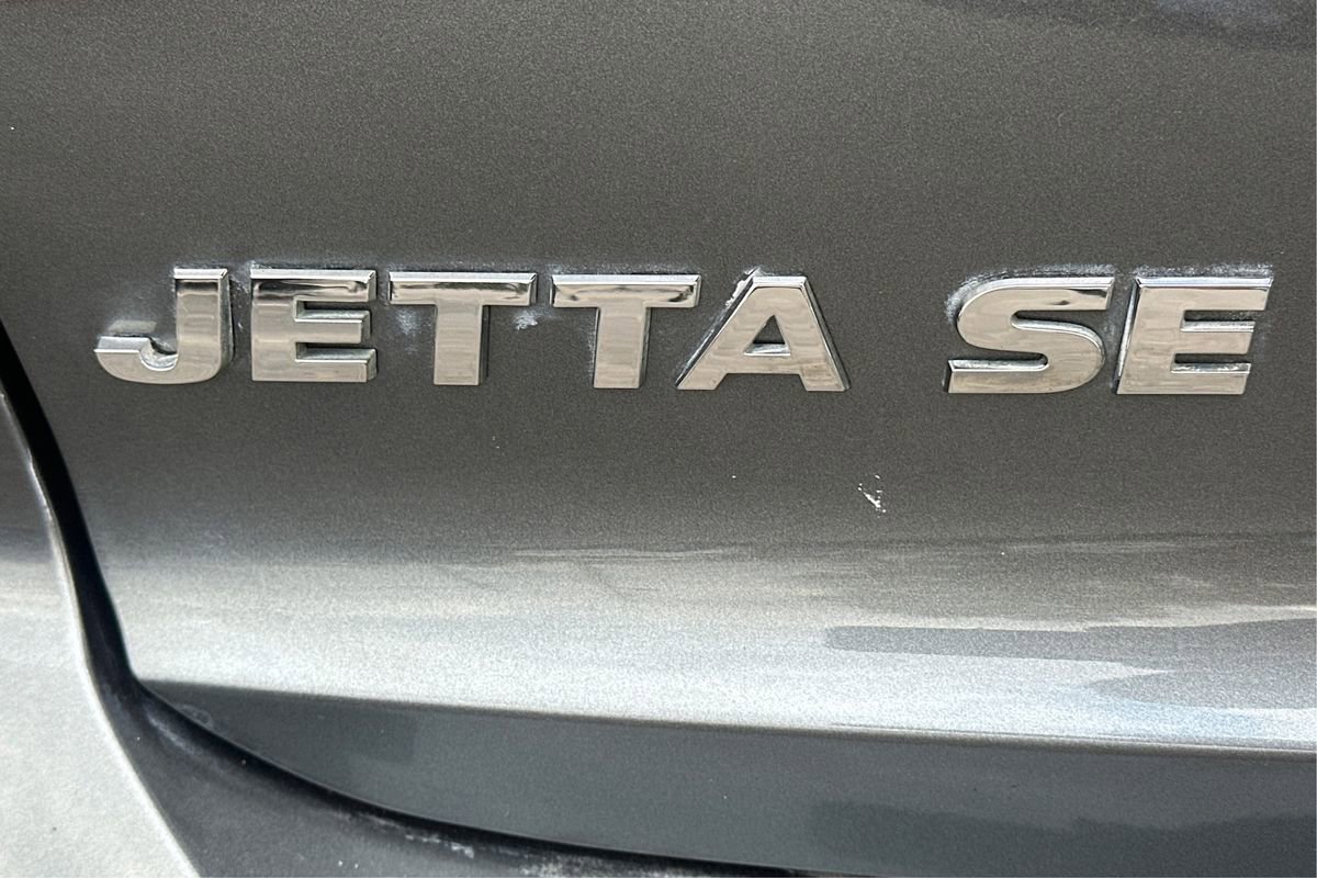 Used 2015 Volkswagen Jetta SE image 25