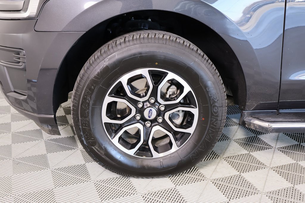 Used 2023 Ford Expedition Max XLT image 19