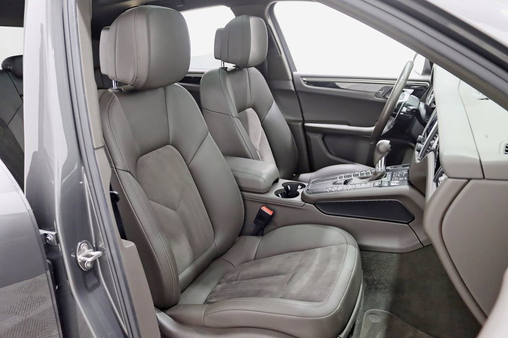 Used 2018 Porsche Macan image 21