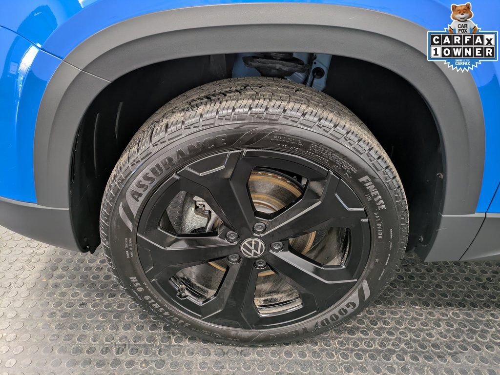 Used 2025 Volkswagen Taos SE image 8