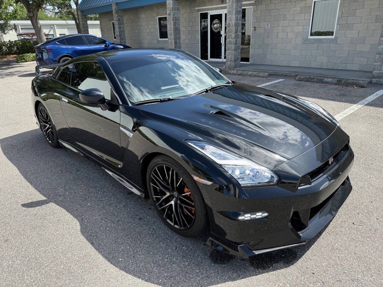 Used 2024 Nissan GT-R Premium w/ Floor Mat Package AWD/4WD image 10