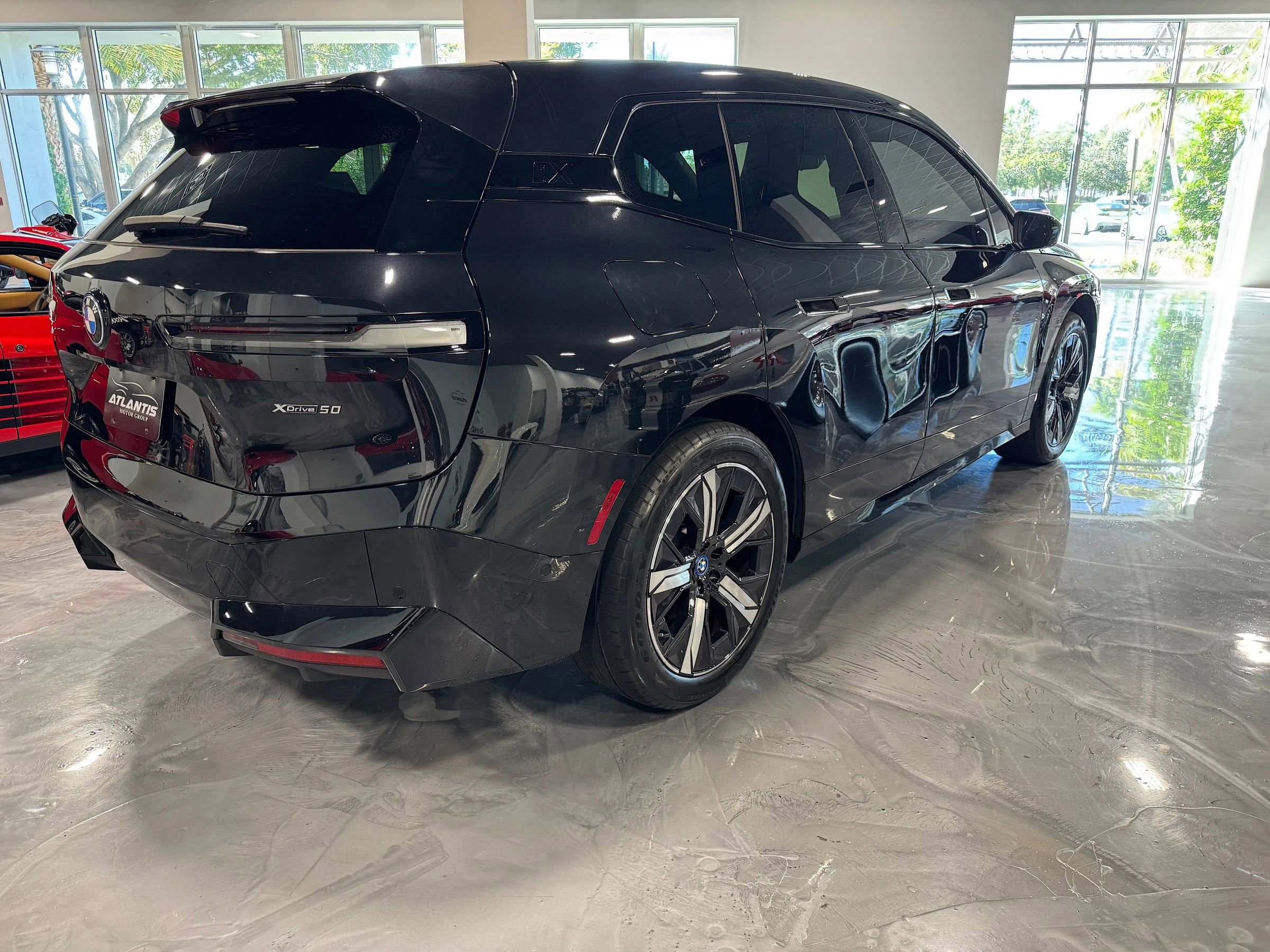 Used 2023 BMW iX xDrive50 w/ Sport Package image 6