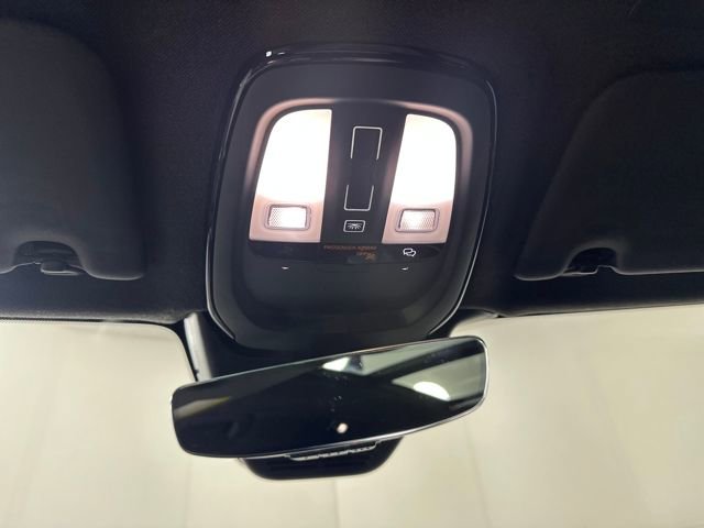 Used 2023 Volvo XC40 Recharge Plus w/ Protection Package Premier image 23