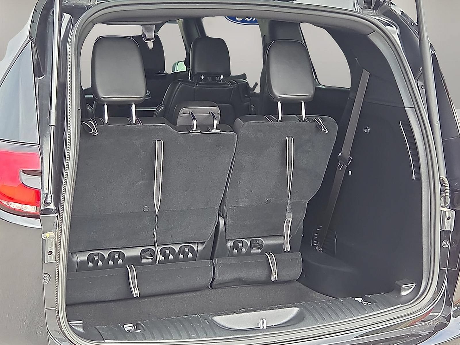 Used 2023 Chrysler Pacifica Touring-L w/ Uconnect Theater Family Group AWD/4WD image 8