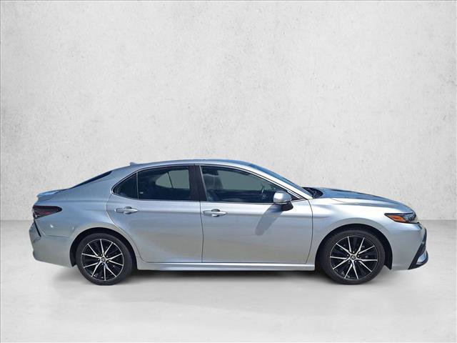 Used 2018 Toyota Camry XSE FWD image 4